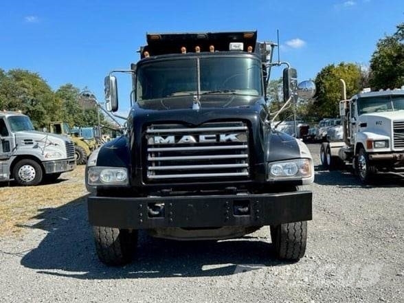 Mack GRANITE GU713 傾卸式卡車