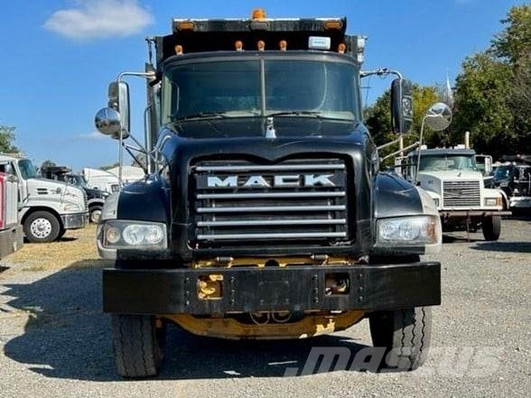 Mack GRANITE GU713 傾卸式卡車