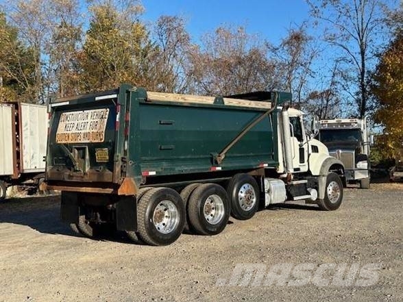 Mack GRANITE GU713 傾卸式卡車