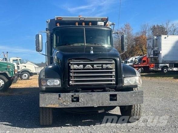 Mack GRANITE GU713 Tipper trucks
