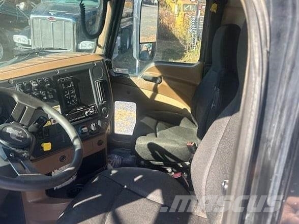 Mack GRANITE GU713 Tipper trucks
