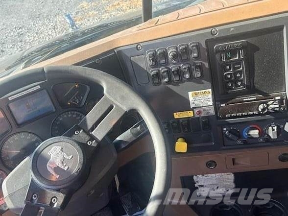 Mack GRANITE GU713 Tipper trucks