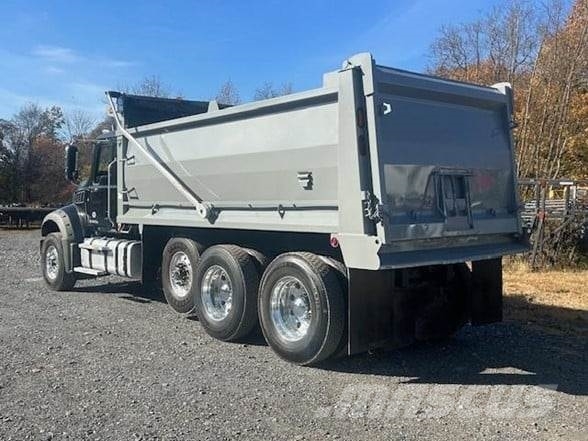 Mack GRANITE GU713 Tipper trucks