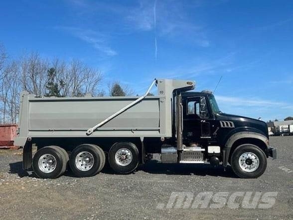 Mack GRANITE GU713 Tipper trucks