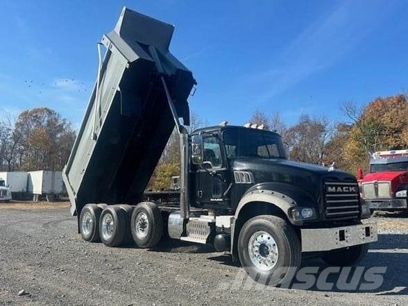 Mack GRANITE GU713 Tipper trucks