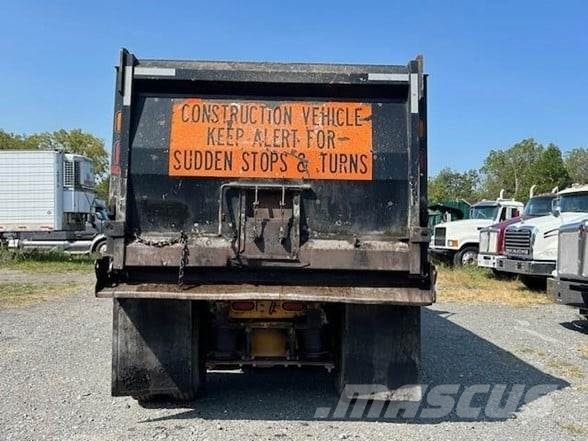 Mack GRANITE GU713 Tipper trucks