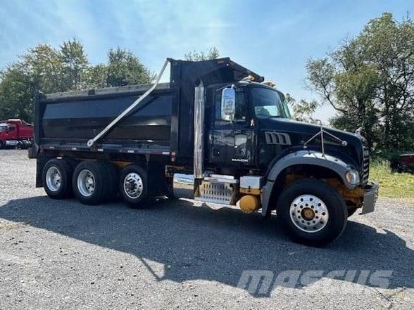 Mack GRANITE GU713 Tipper trucks