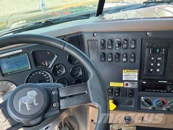 Mack GRANITE GU713 Tipper trucks