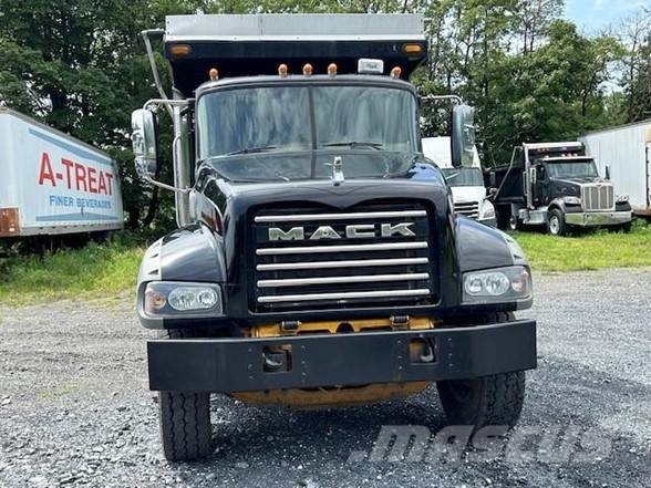Mack GRANITE GU713 傾卸式卡車