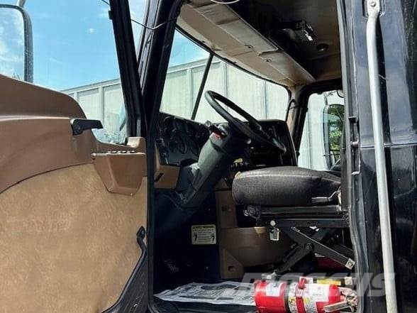 Mack GRANITE GU713 傾卸式卡車