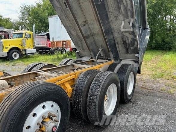 Mack GRANITE GU713 傾卸式卡車