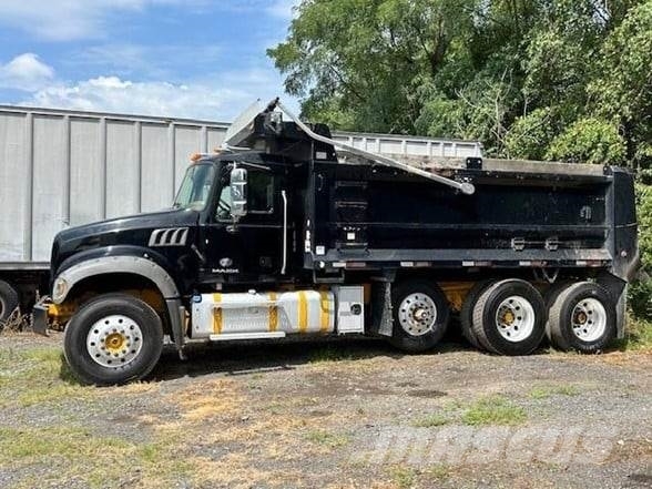 Mack GRANITE GU713 傾卸式卡車