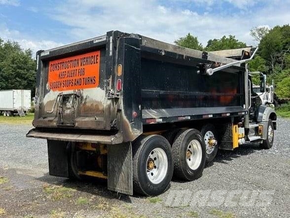 Mack GRANITE GU713 傾卸式卡車