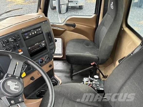 Mack GRANITE GU713 傾卸式卡車