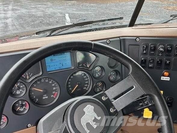 Mack GRANITE GU713 傾卸式卡車