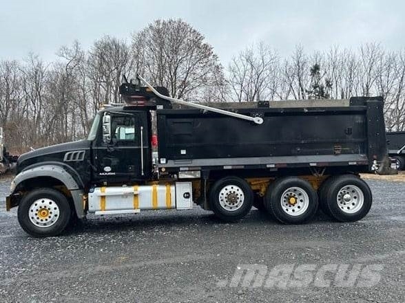 Mack GRANITE GU713 傾卸式卡車