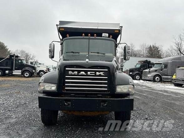 Mack GRANITE GU713 傾卸式卡車
