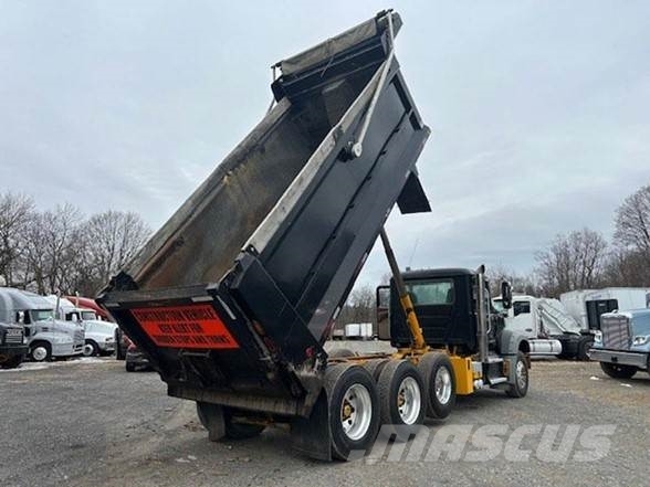 Mack GRANITE GU713 傾卸式卡車