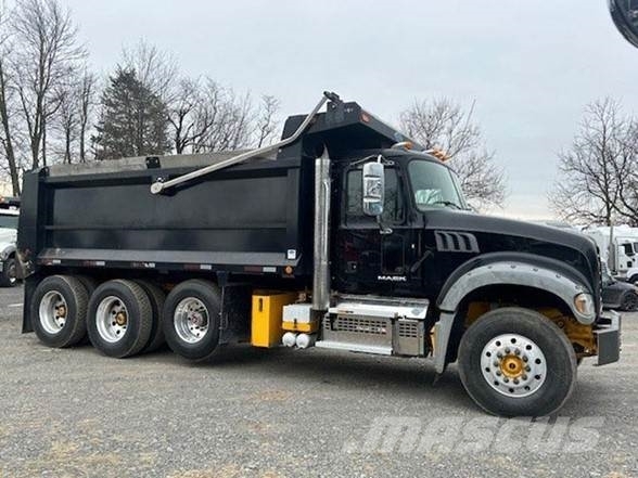 Mack GRANITE GU713 傾卸式卡車