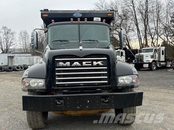 Mack GRANITE GU713 傾卸式卡車