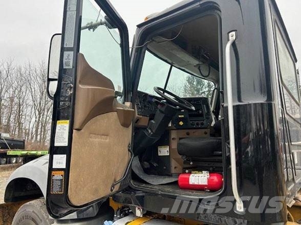 Mack GRANITE GU713 傾卸式卡車