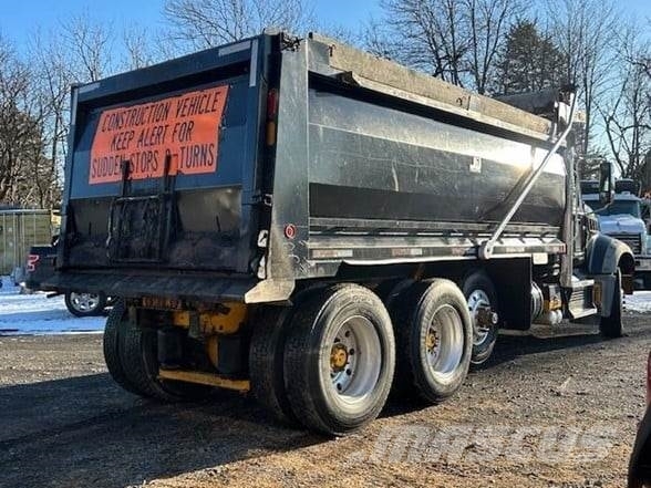 Mack GRANITE GU713 傾卸式卡車