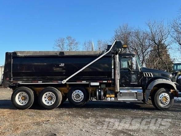 Mack GRANITE GU713 傾卸式卡車