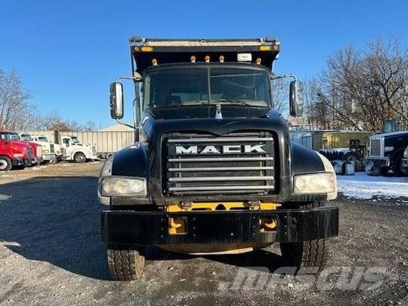 Mack GRANITE GU713 傾卸式卡車