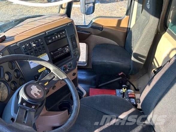 Mack GRANITE GU713 傾卸式卡車