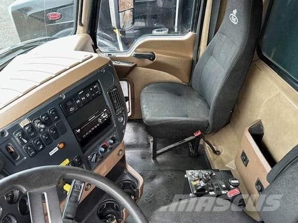 Mack GRANITE GU713 傾卸式卡車