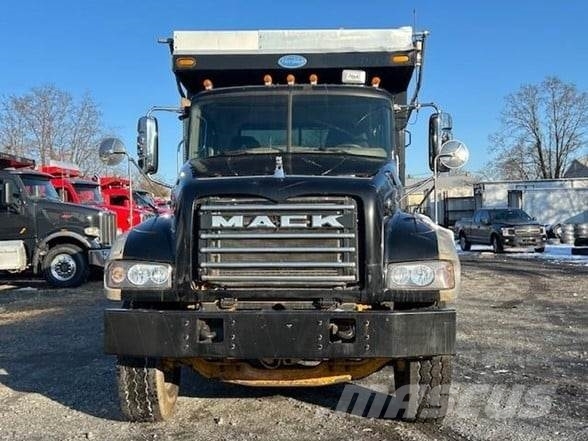 Mack GRANITE GU713 傾卸式卡車
