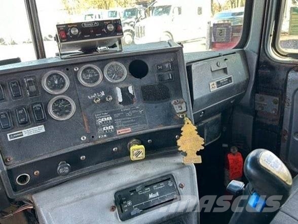 Mack RD688S Billenő teherautók