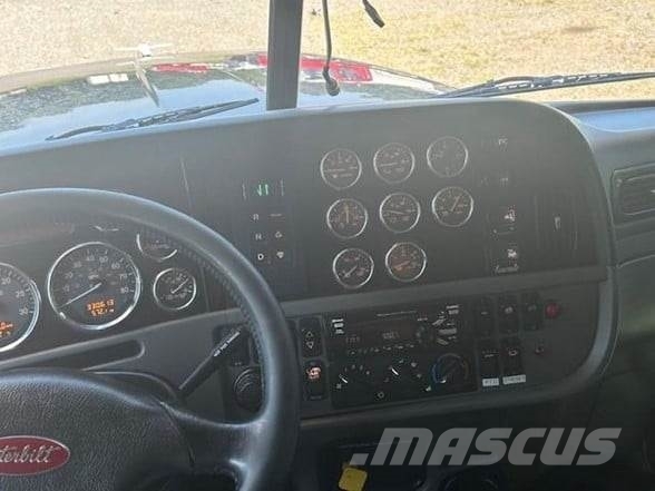 Peterbilt 567 傾卸式卡車