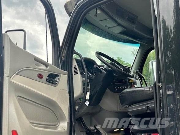 Peterbilt 567 Savivarčių priekabų vilkikai