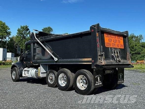 Peterbilt 567 Autobasculanta