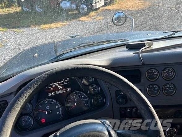 Peterbilt 567 自卸式货车