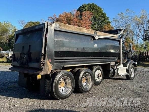 Peterbilt 567 自卸式货车