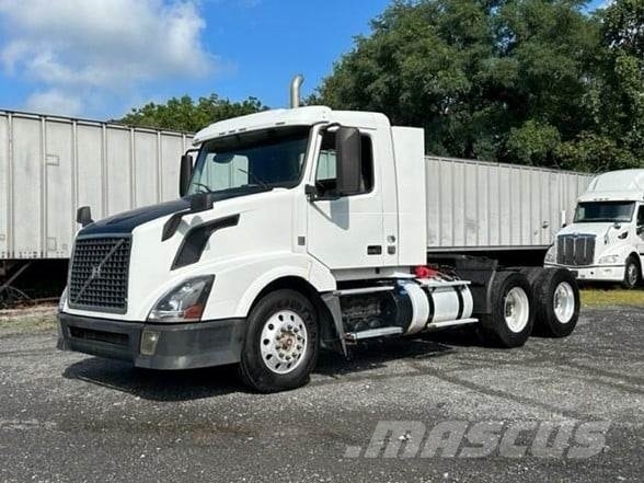 Volvo VNL64T300 Tegljači