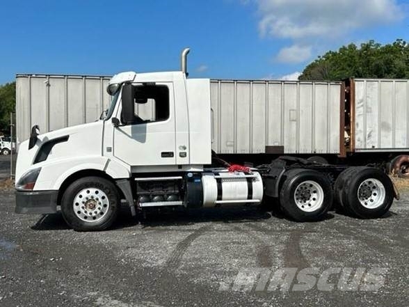 Volvo VNL64T300 Tegljači