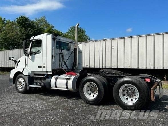 Volvo VNL64T300 Tegljači