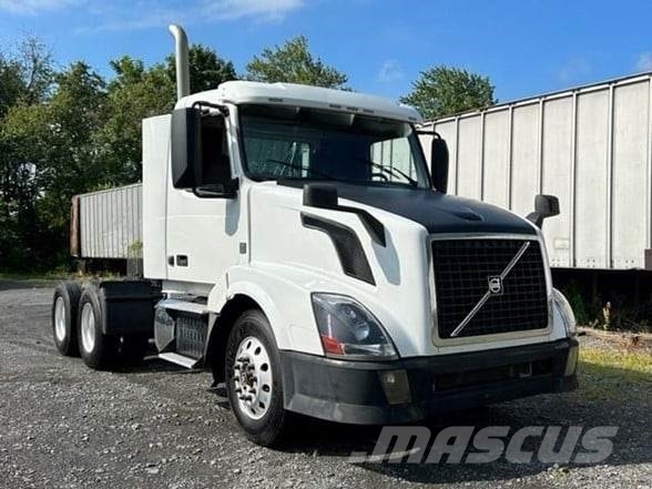 Volvo VNL64T300 Tegljači