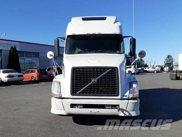 Volvo VNL64T670 Tegljači