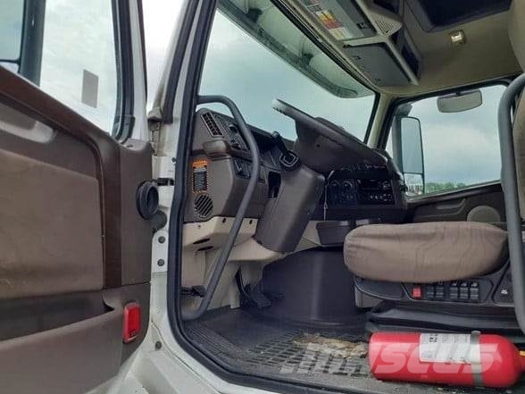 Volvo VNL64T780 Tegljači