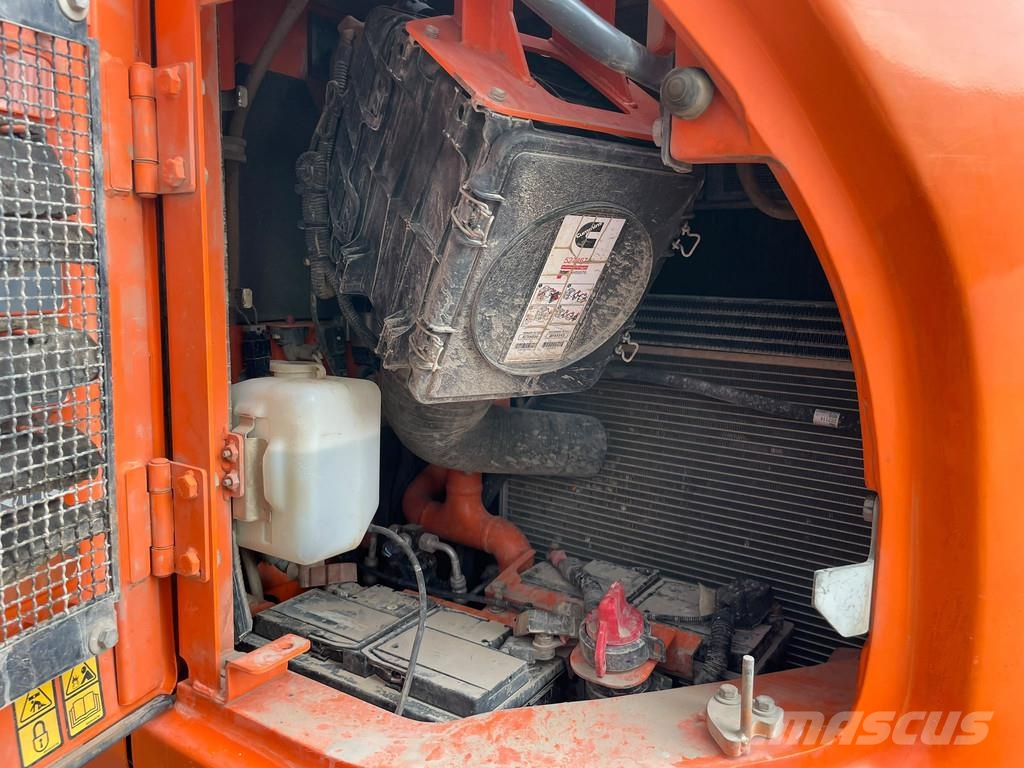Doosan DX140LCR-3 Escavatori cingolati