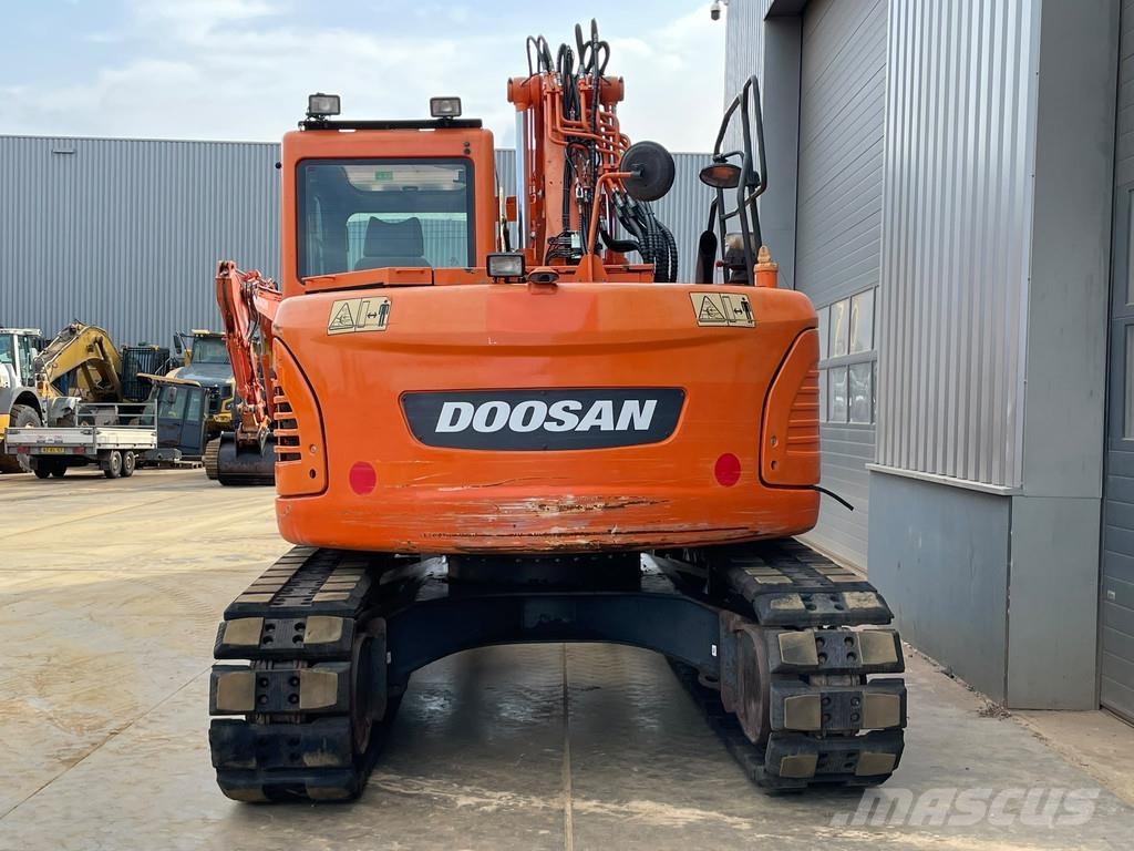 Doosan DX140LCR-3 Escavatori cingolati