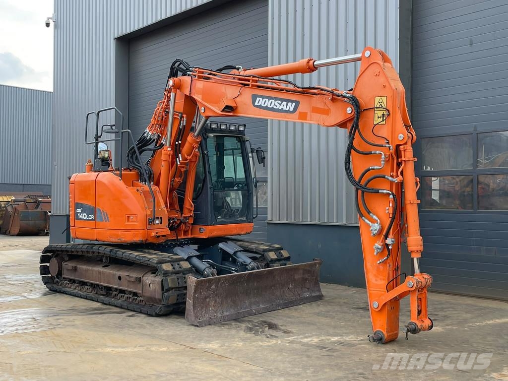 Doosan DX140LCR-3 Escavatori cingolati