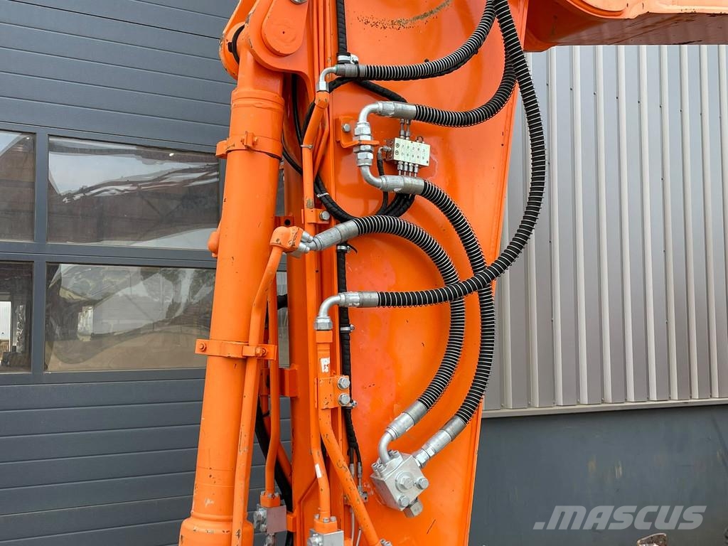 Doosan DX140LCR-3 Escavatori cingolati