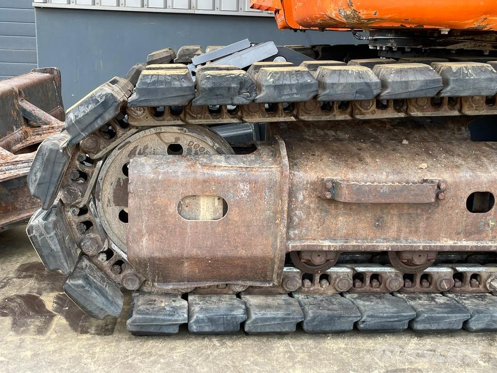 Doosan DX140LCR-3 Escavatori cingolati