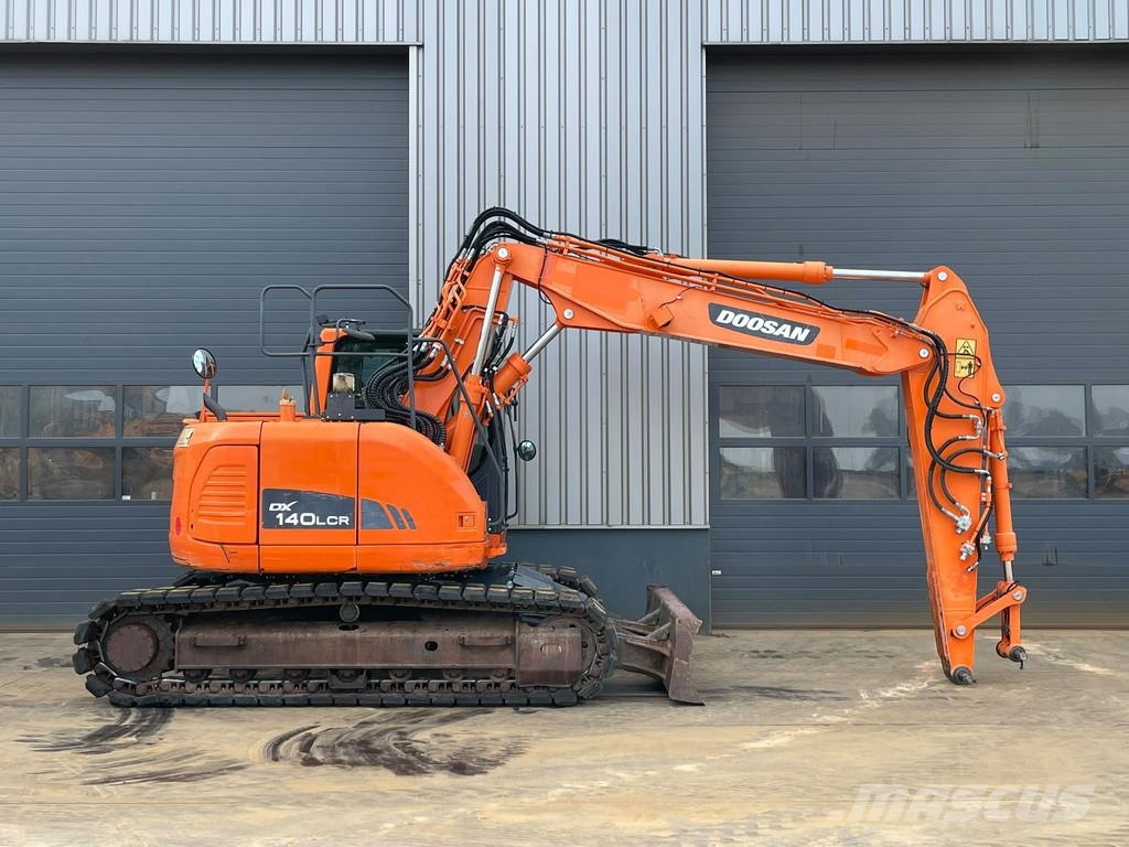 Doosan DX140LCR-3 Escavatori cingolati