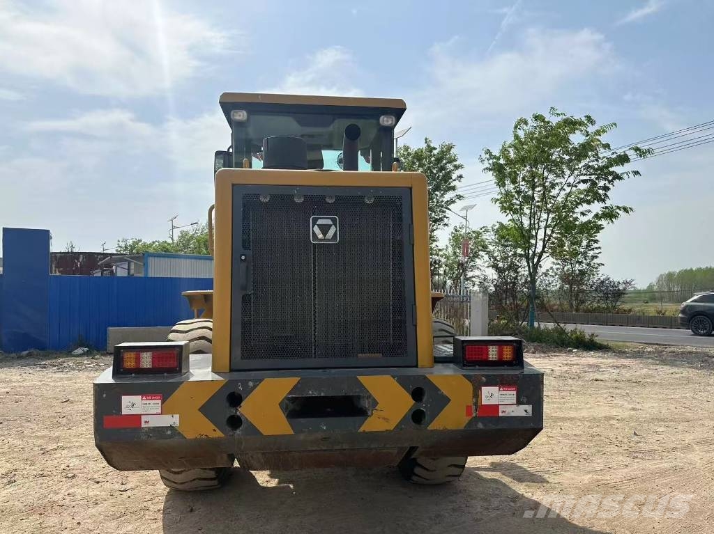 XCMG LW 300 F Колесни товарачи